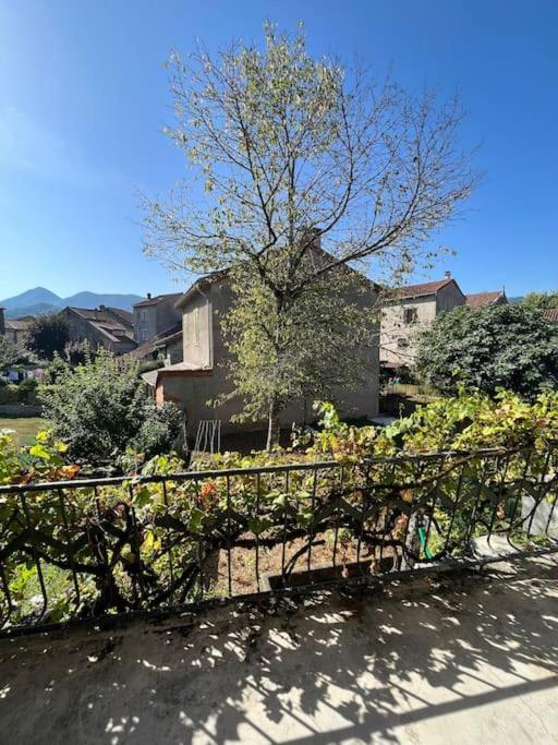 La Petite Ourse Maison De Village A Oust المظهر الخارجي الصورة