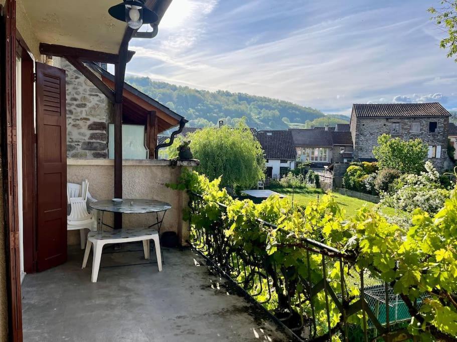 La Petite Ourse Maison De Village A Oust المظهر الخارجي الصورة