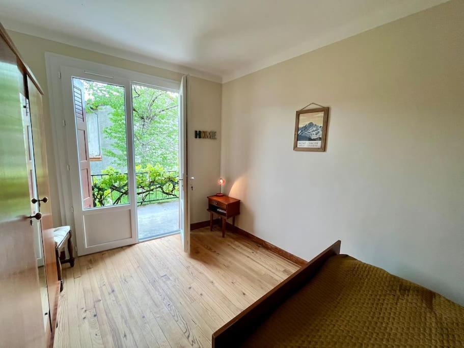 La Petite Ourse Maison De Village A Oust المظهر الخارجي الصورة