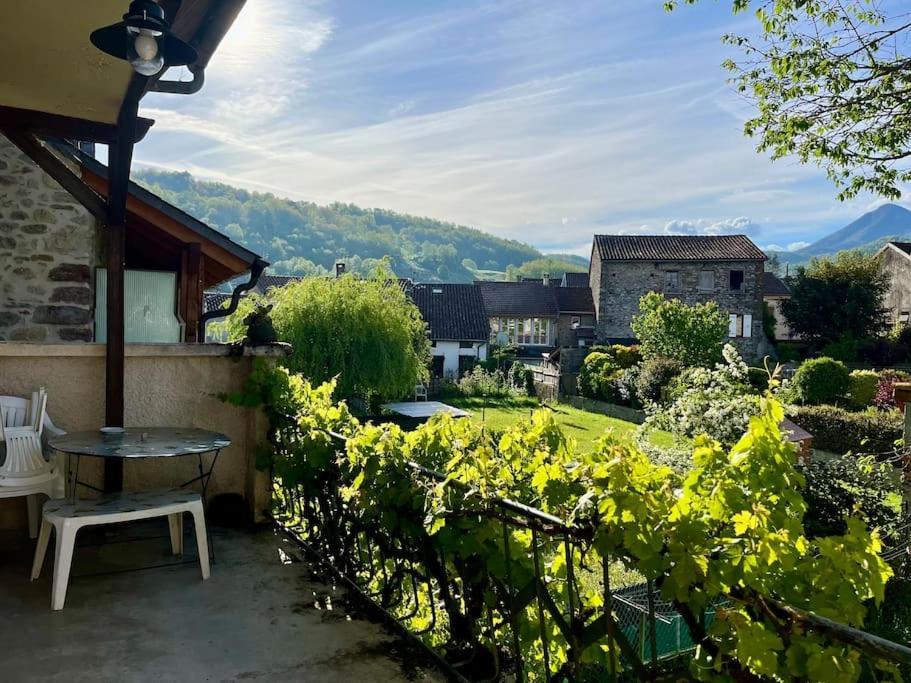 La Petite Ourse Maison De Village A Oust المظهر الخارجي الصورة