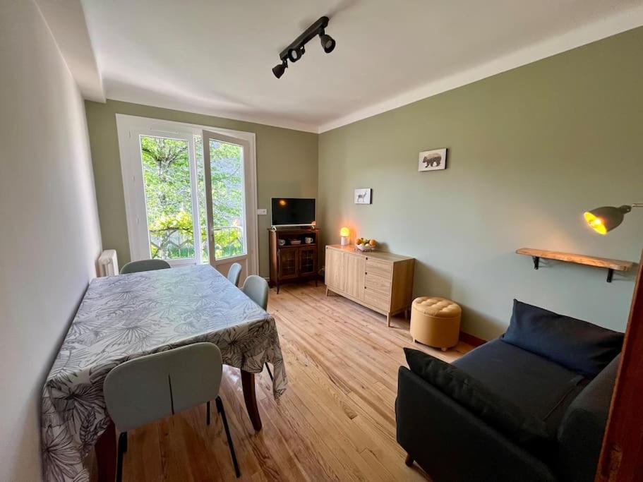 La Petite Ourse Maison De Village A Oust المظهر الخارجي الصورة